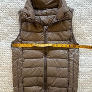 Uniqlo Taupe Puffer Vest